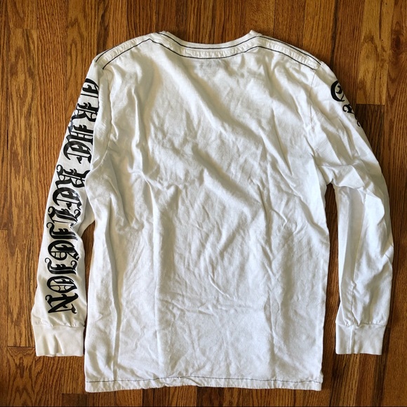 True Religion long sleeve white tee. Size L - Picture 2 of 6